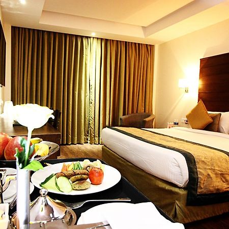 Aravali Clarks Inn Алвар Экстерьер фото
