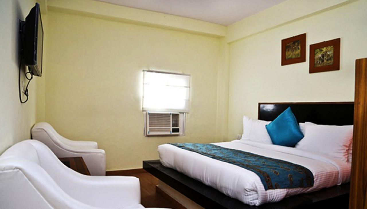 Aravali Clarks Inn Алвар Экстерьер фото