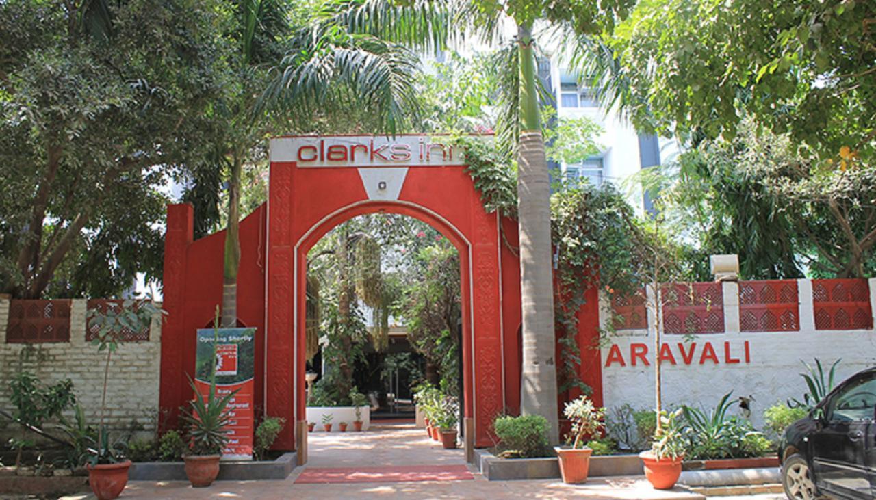 Aravali Clarks Inn Алвар Экстерьер фото