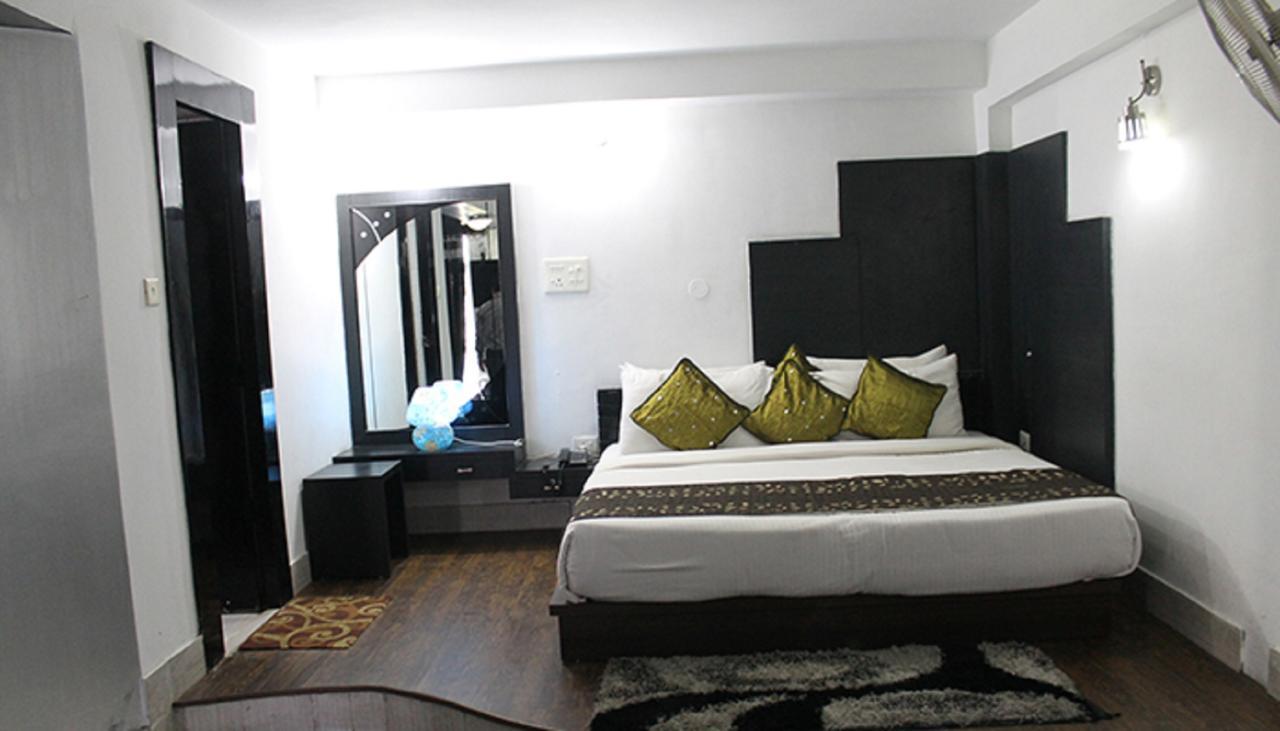 Aravali Clarks Inn Алвар Экстерьер фото