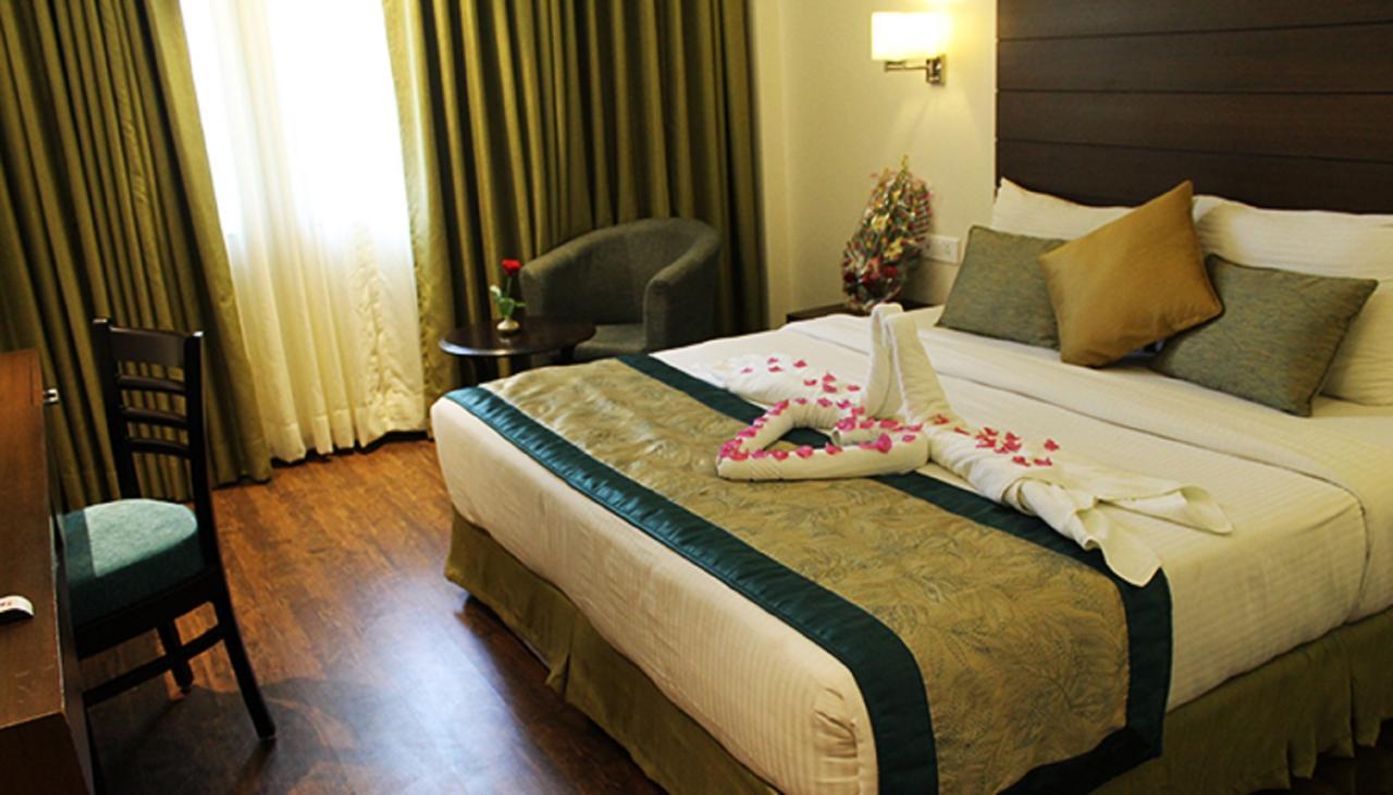 Aravali Clarks Inn Алвар Экстерьер фото