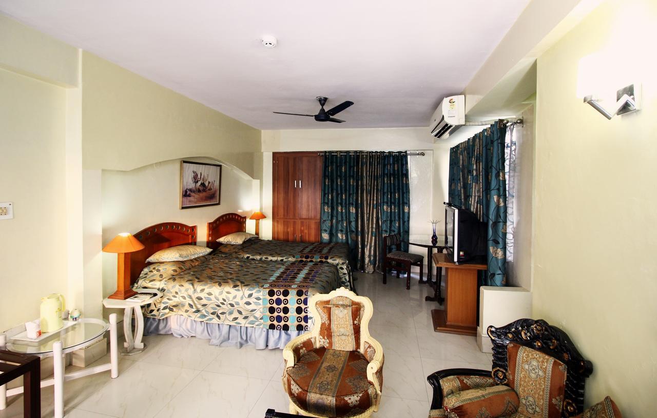 Aravali Clarks Inn Алвар Экстерьер фото