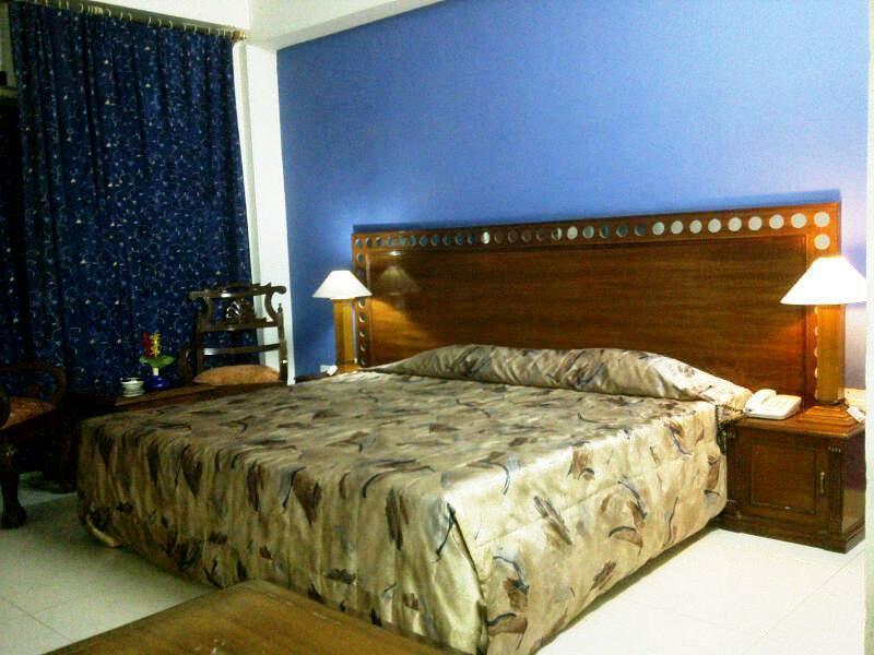 Aravali Clarks Inn Алвар Экстерьер фото