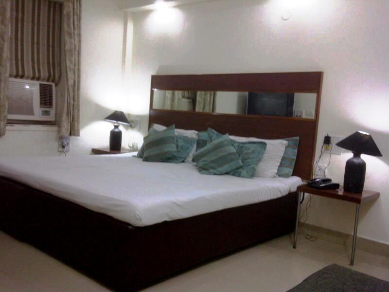 Aravali Clarks Inn Алвар Экстерьер фото