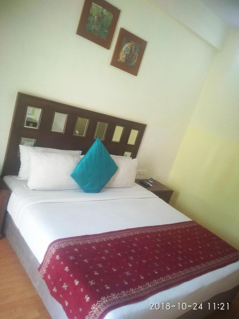 Aravali Clarks Inn Алвар Экстерьер фото