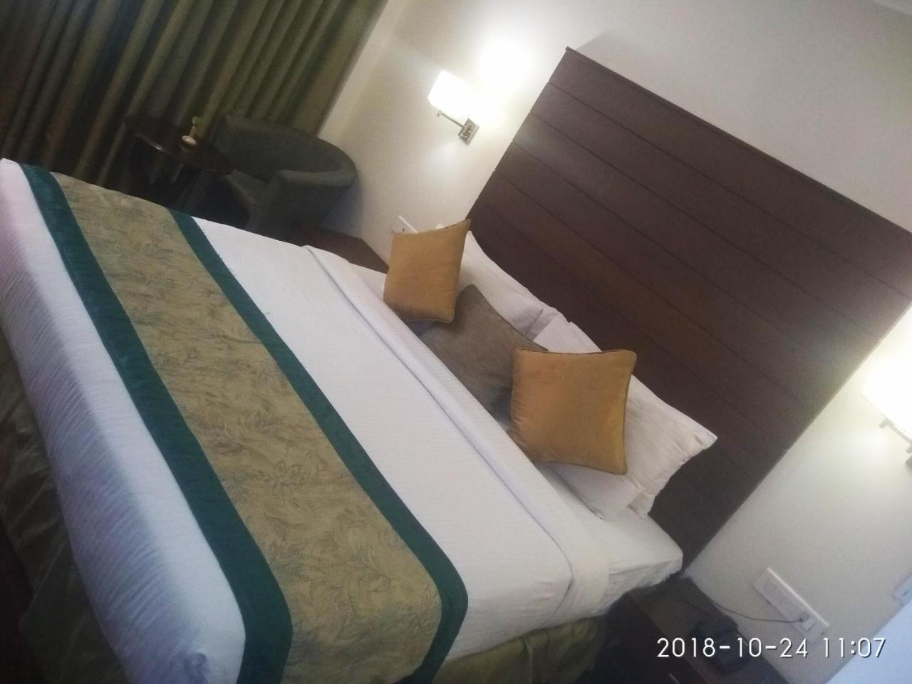 Aravali Clarks Inn Алвар Экстерьер фото